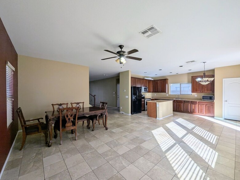Building Photo - 6455 W Orchid Ln