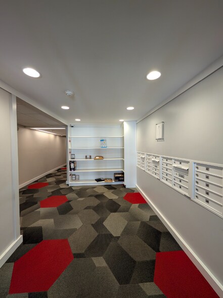 Building Photo - 25 Webster Ave