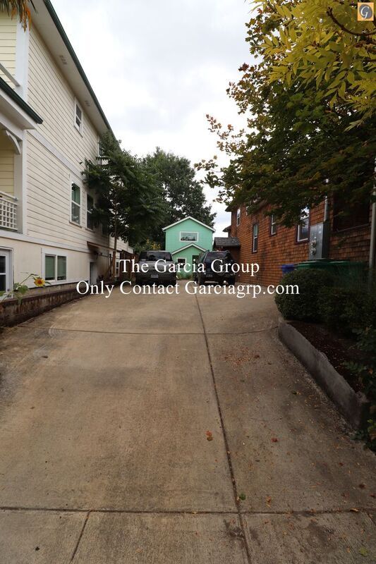 Building Photo - 602 NE Brazee St