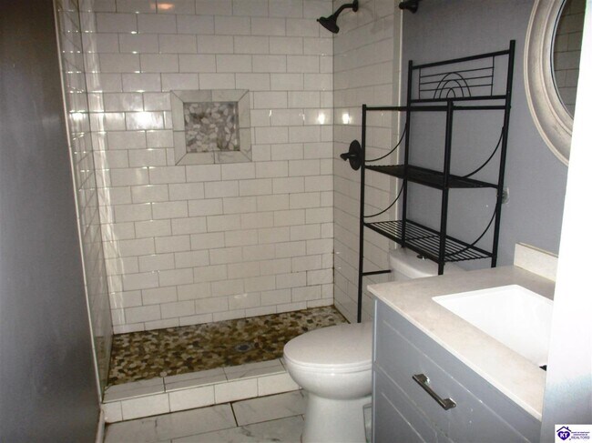 Building Photo - 609 Foxfire Rd