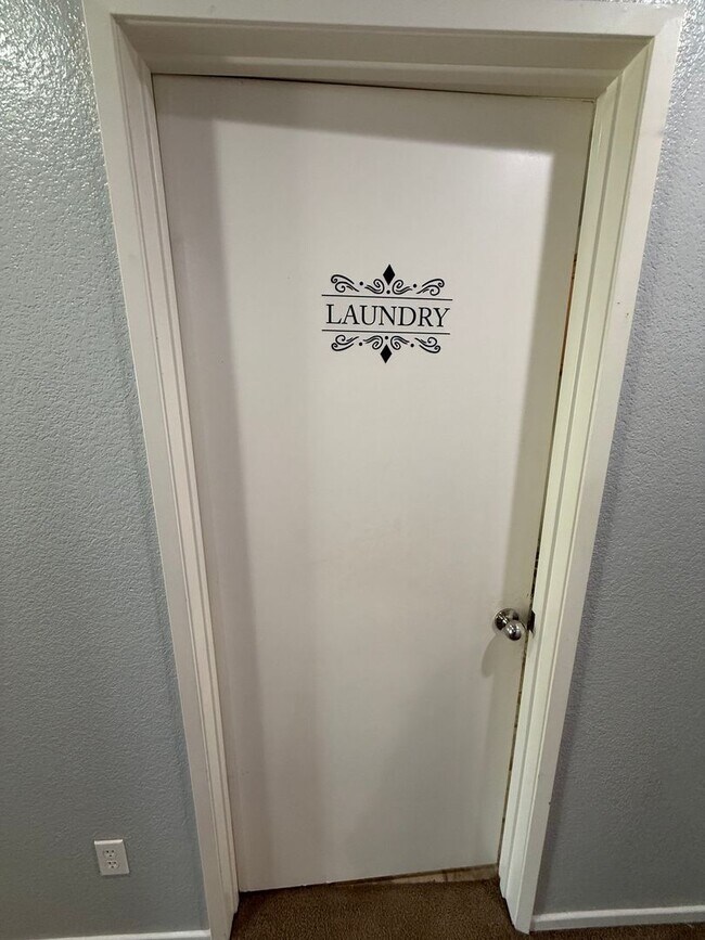 Building Photo - Move-In Ready 2BR / 2.5BA Condo for Rent – Villas Serena