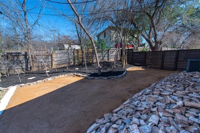 Building Photo - 2704 Catalina Dr