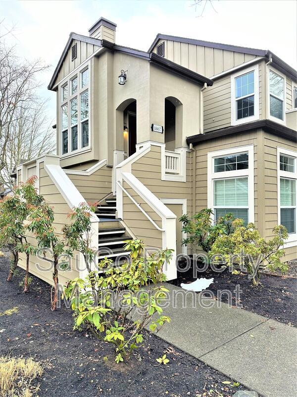 Building Photo - 1867 NE Ashberry Dr