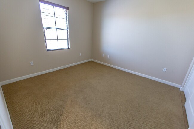 Building Photo - 4700 S Fulton Ranch Blvd