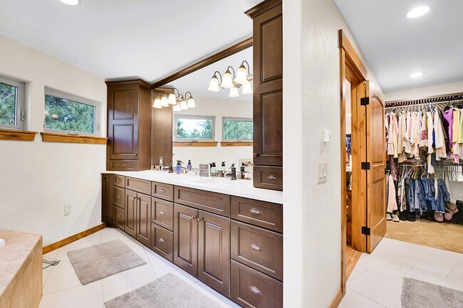 Building Photo - 29934 Paint Brush Dr