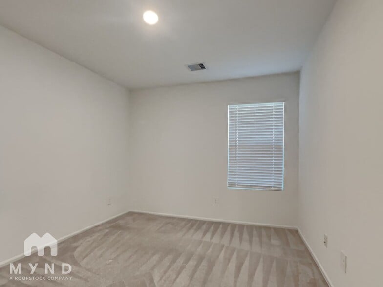 Building Photo - 2842 Via Augusta Dr