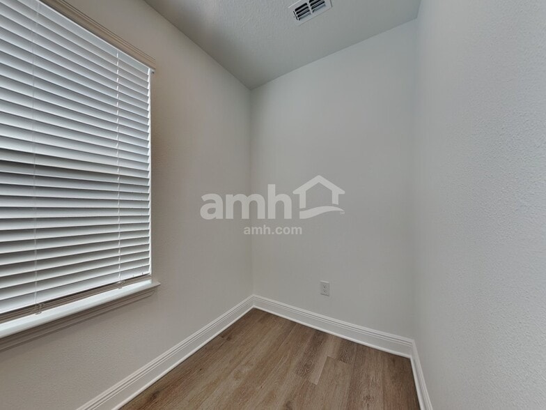 Building Photo - 6749 Atlantic Bch Ave