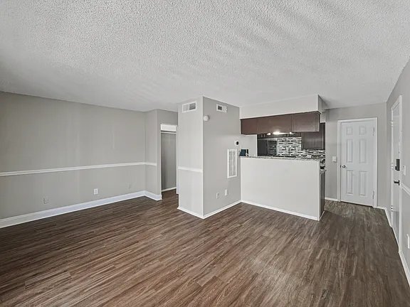 Building Photo - 2320 Conway Rd