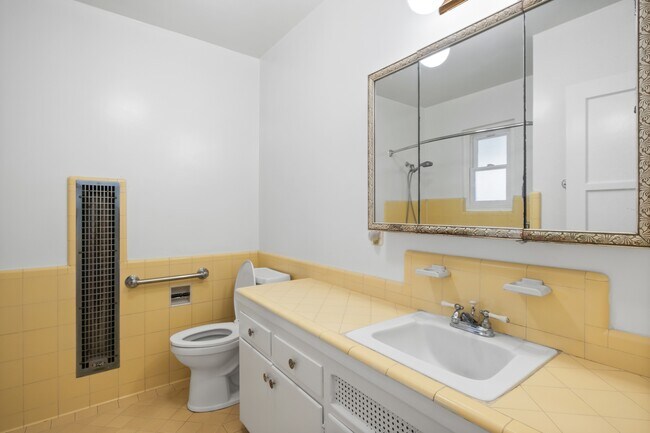 Building Photo - 4105 Irving Pl