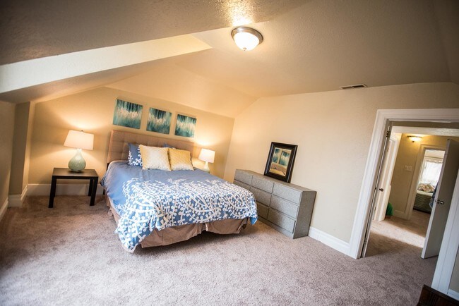 Building Photo - 2444 N Clarkson St