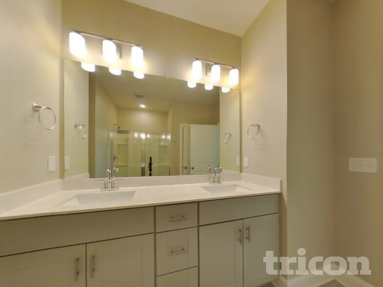 Building Photo - 1209 Dutch peak