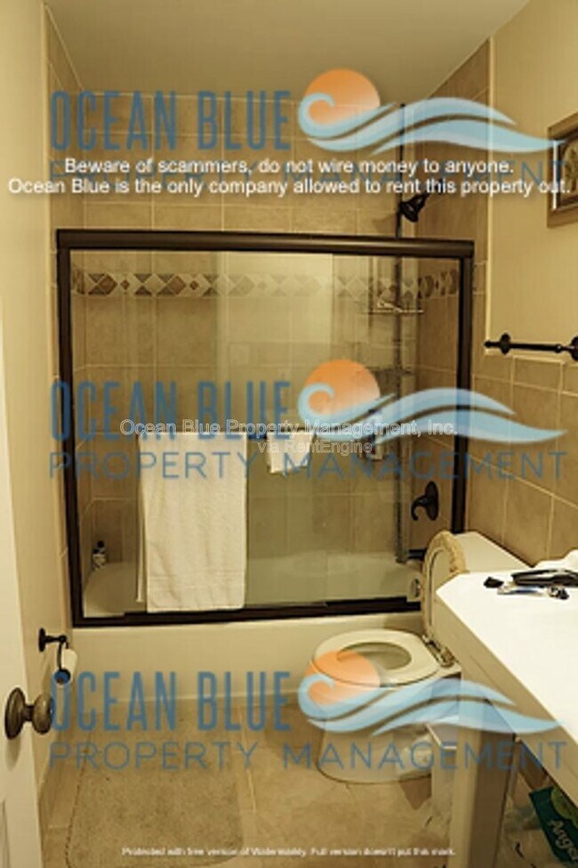 Building Photo - 1285 85th Terrace N