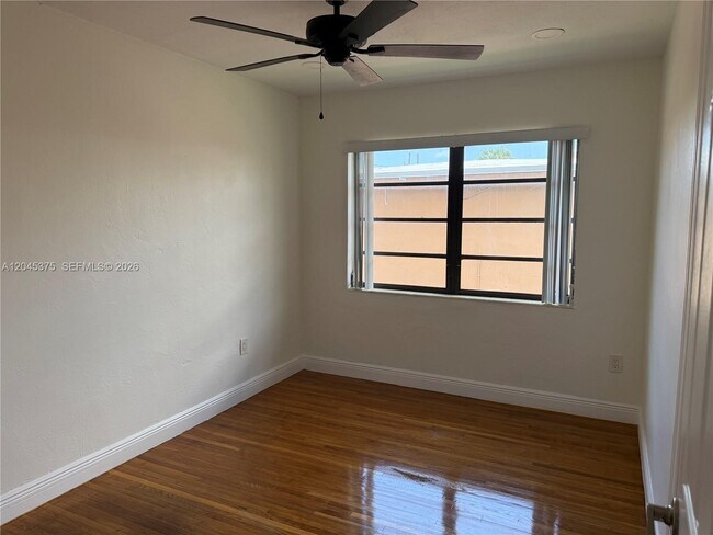 Building Photo - 3500 SW 87th Pl