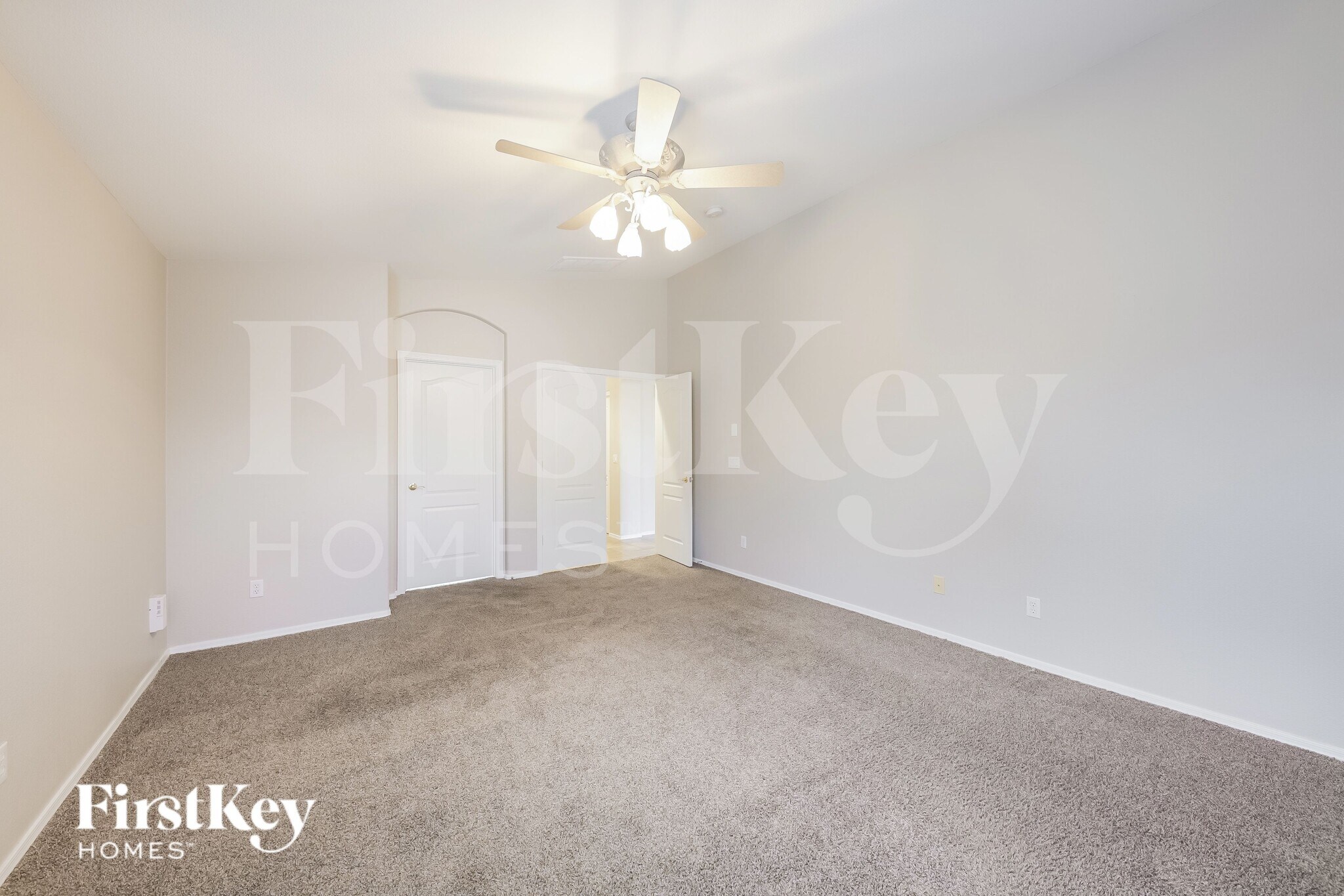 Building Photo - 7834 W Robin Ln