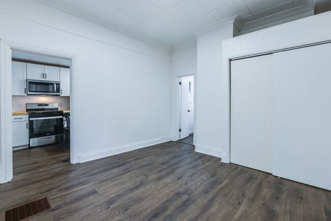 Building Photo - 1533 Arlington Ave