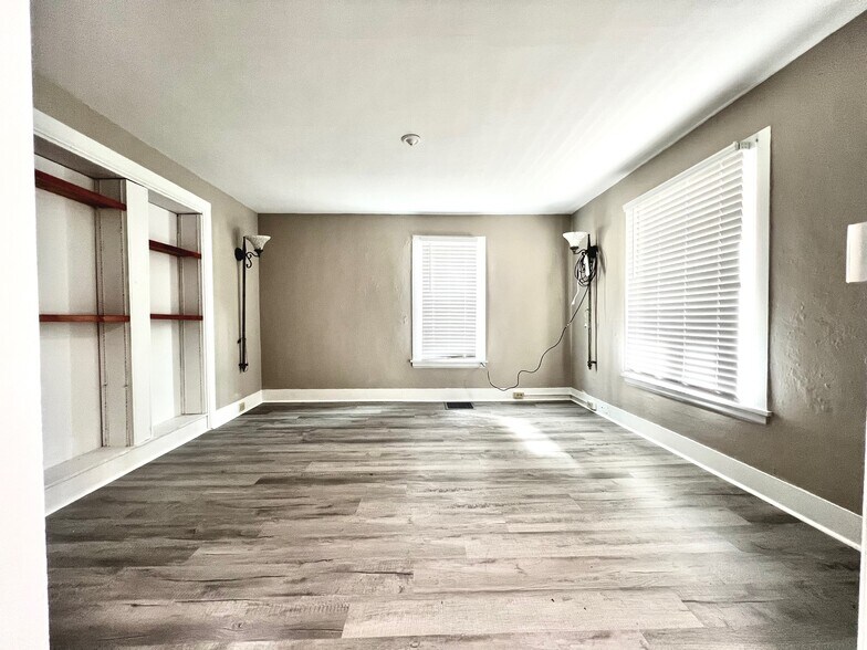 Building Photo - 408 Hillview Pl