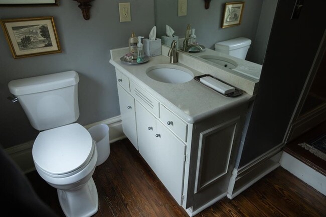 Building Photo - 349 W Main St