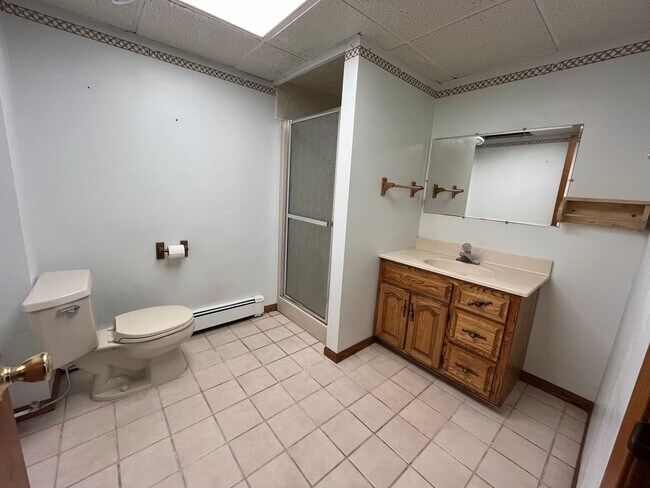 Building Photo - Beautiful 3 Bedroom Home In Carlton on 5 A...