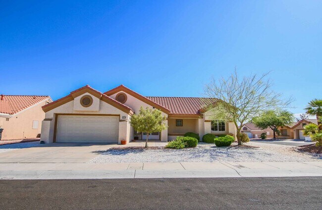 Building Photo - Sun City Summerlin - Golf Course Community...
