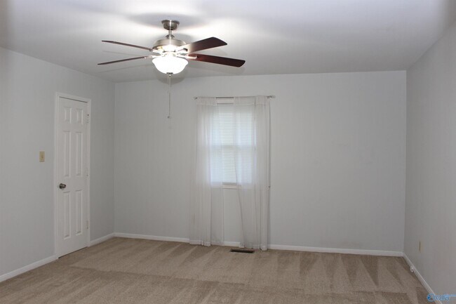 Building Photo - 364 Oakland Rd