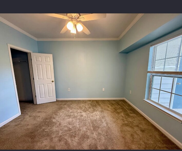 Building Photo - 925 Dorchester Pl