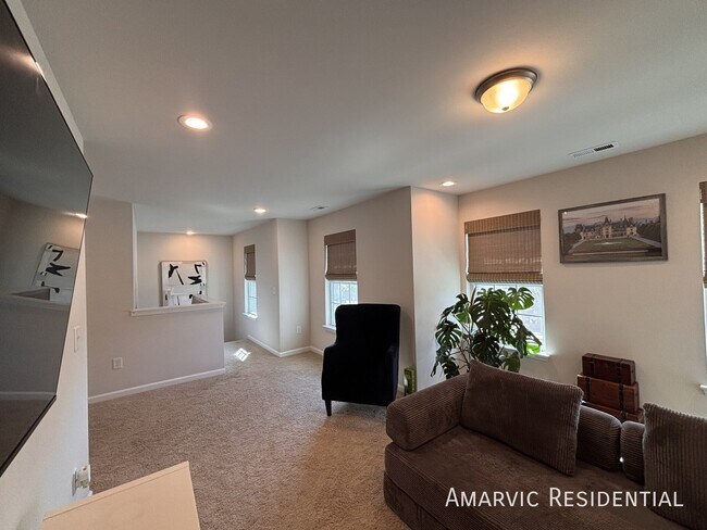 Building Photo - 205 Noble Deer Wy
