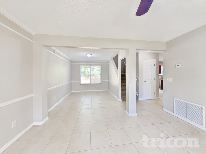 Building Photo - 12739 Serenade Cir N