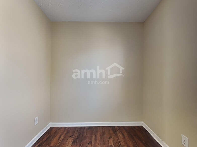 Building Photo - 1813 Bell Tower Cir