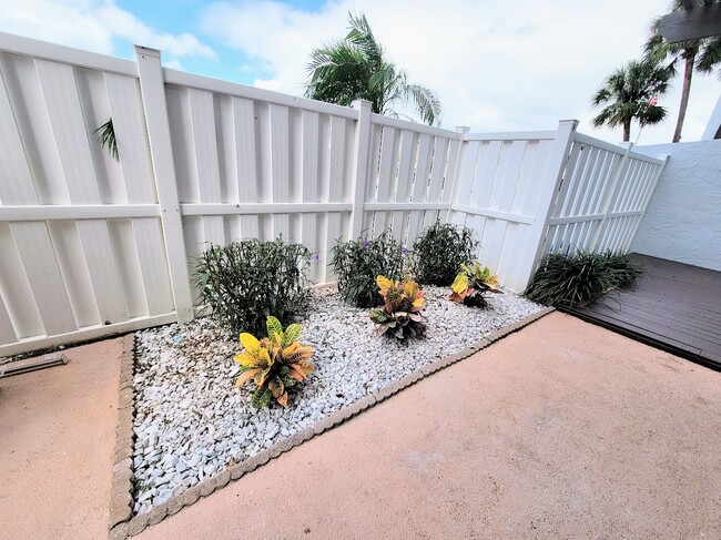 Building Photo - 500 Treasure Island Causeway