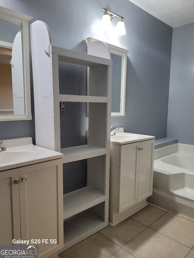 Building Photo - 108 Huntington Dr