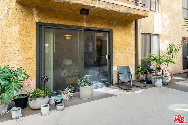 Building Photo - 1730 Camino Palmero St