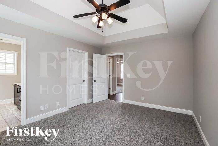 Building Photo - 680 Fox Trail Ct