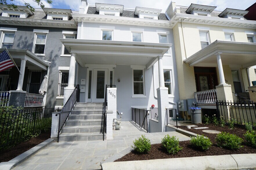 Building Photo - 2605 11th St NW