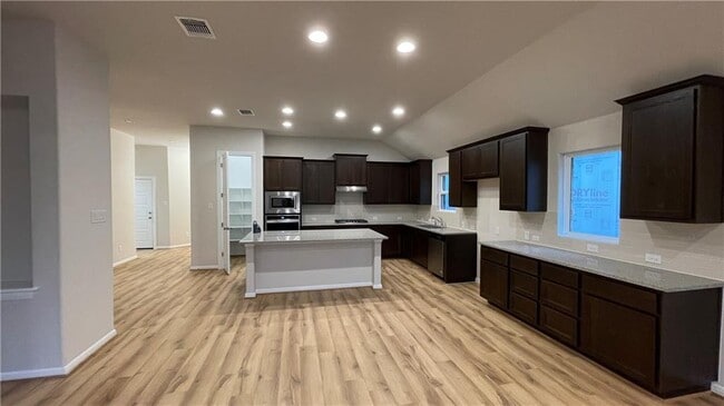 Building Photo - 6617 Covina Ln