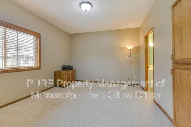 Building Photo - 4080 Meadowlark Curve