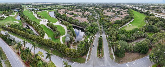 Building Photo - Stylish and luxurious 1-bedroom, 1-bath co...