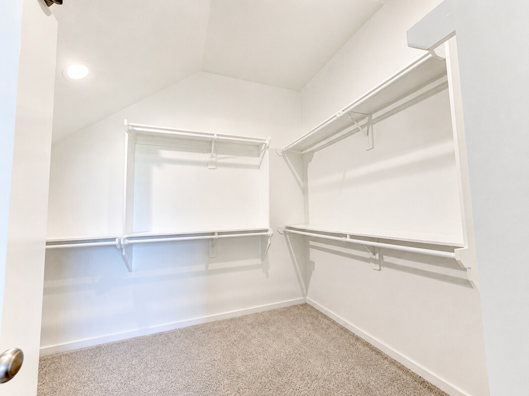 Building Photo - 21018 Camberwell Beauty Ln