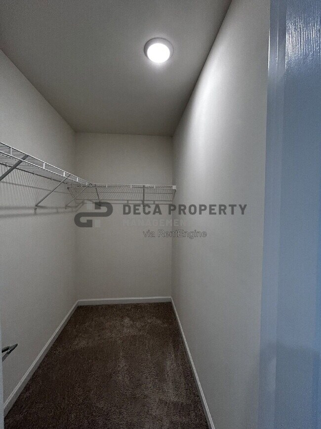 Building Photo - 288 Crestfield Ct