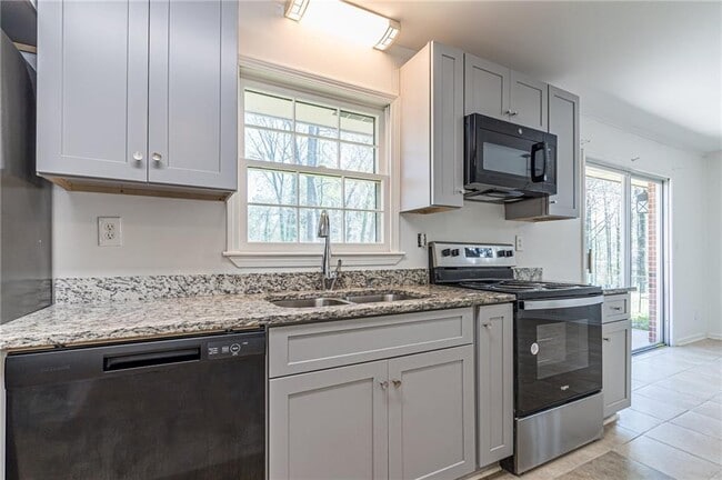 Building Photo - 926 Live Oak Ct