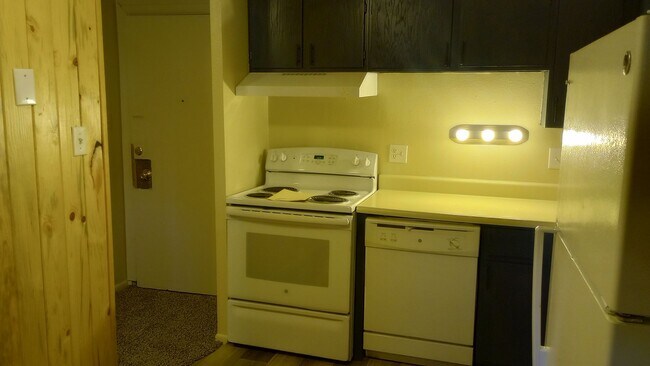 Building Photo - Great location off Leetsdale/Parker and Fl...