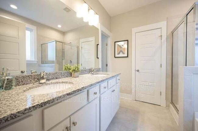 Building Photo - 225 Whirlaway Dr