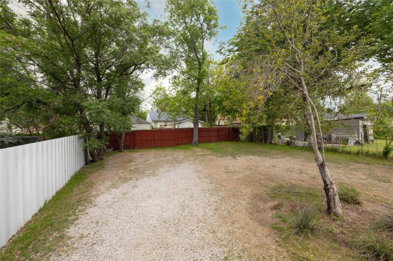 Building Photo - 2315 Gilford St