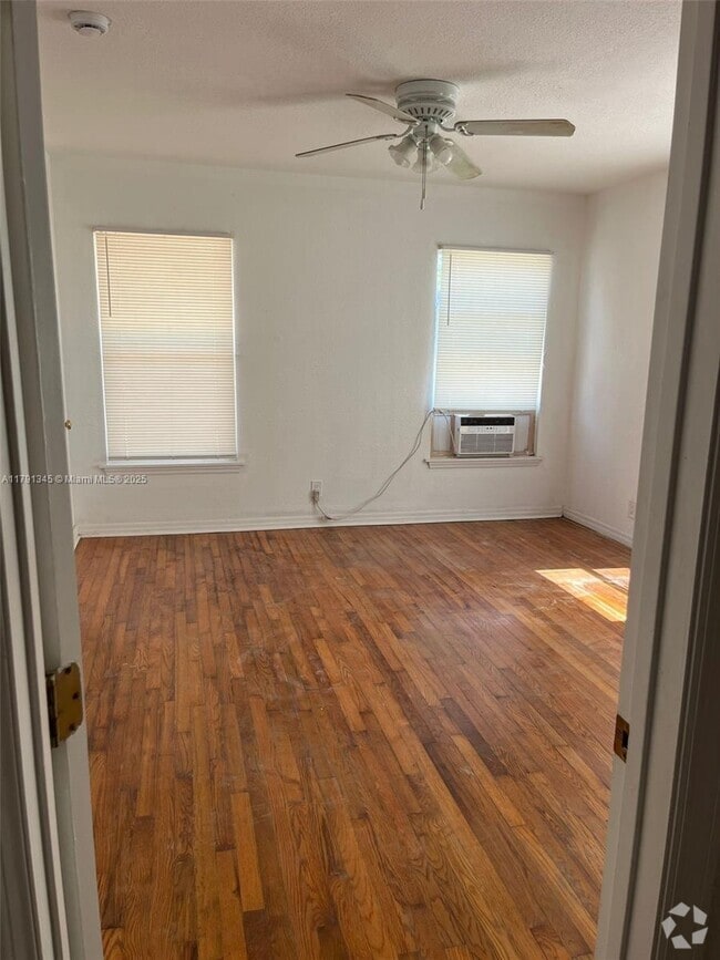 Building Photo - 736 Gotham Ct