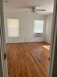 Building Photo - 736 Gotham Ct