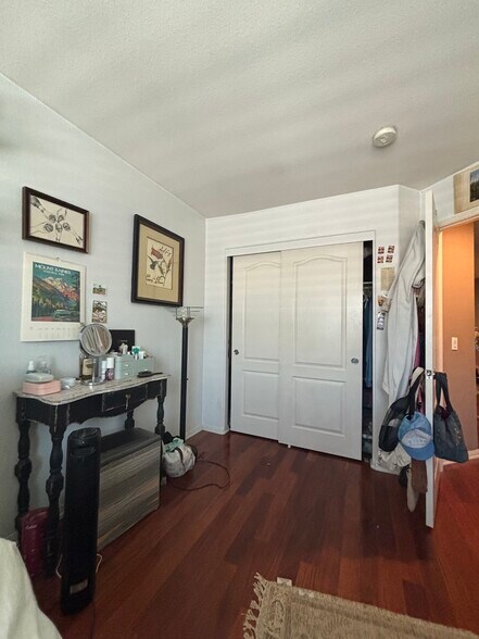 Building Photo - 10430 Shelborne St