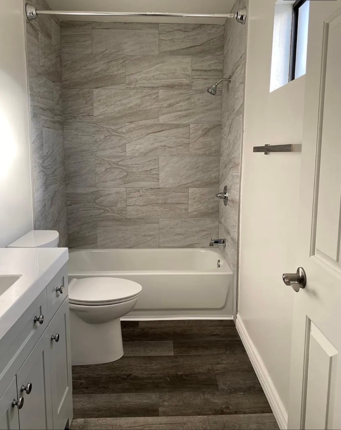 Building Photo - 1055 Walnut Grove Ave