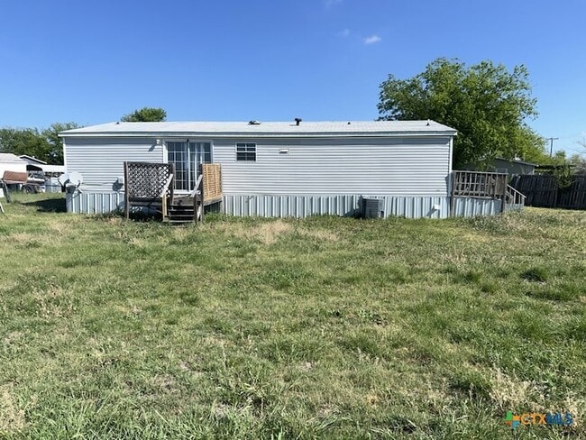 Building Photo - 5204 Tiffany Cir