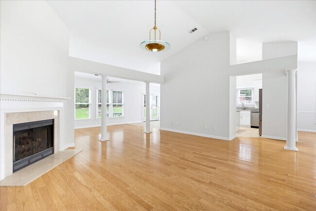 Building Photo - 326 Saybrook Crossing