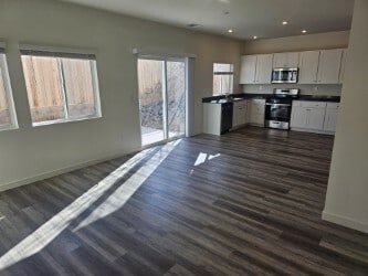 Building Photo - 7552 Editor Dr