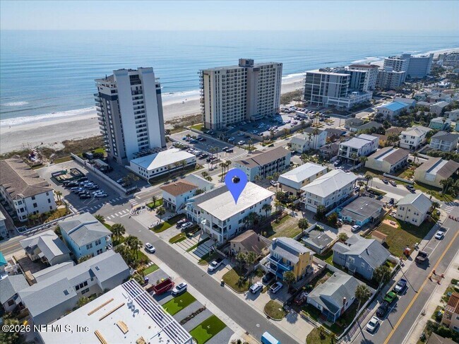 Building Photo - 114 12th Ave S